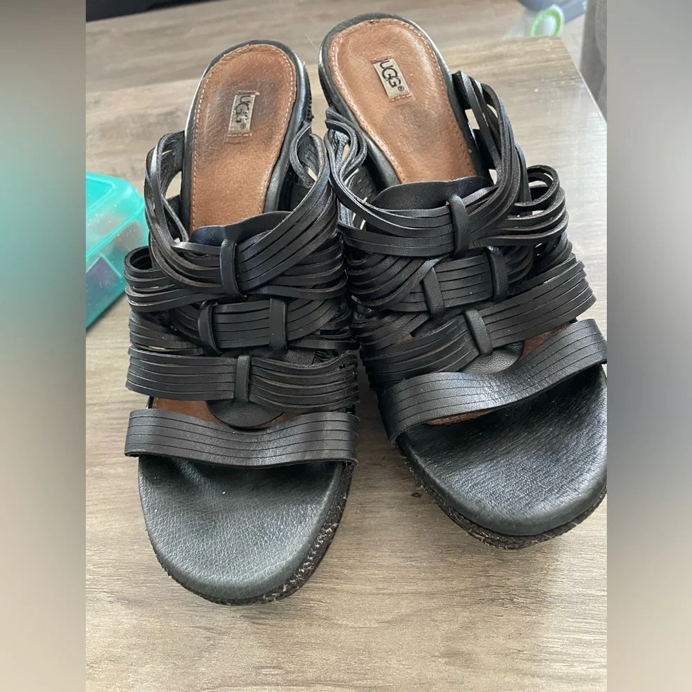 Ugg Melinda Black Braided Leather upper Platform wedge open toe sandal Size 9